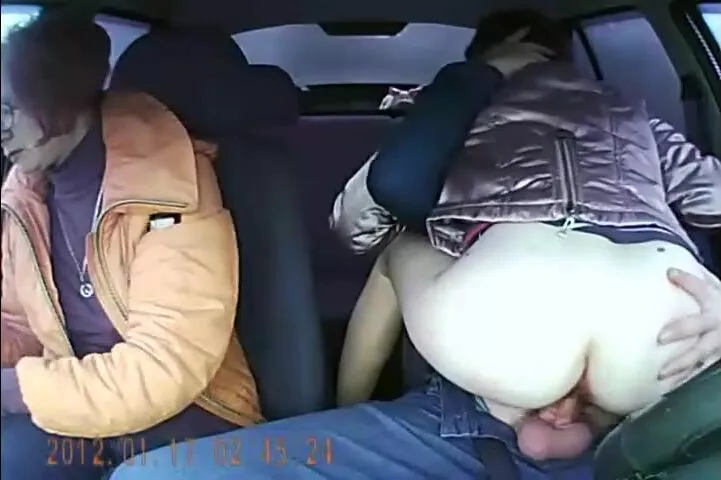 Съёмка скрытой камерой: мама с дочкой проститутки, и в этой машине ...