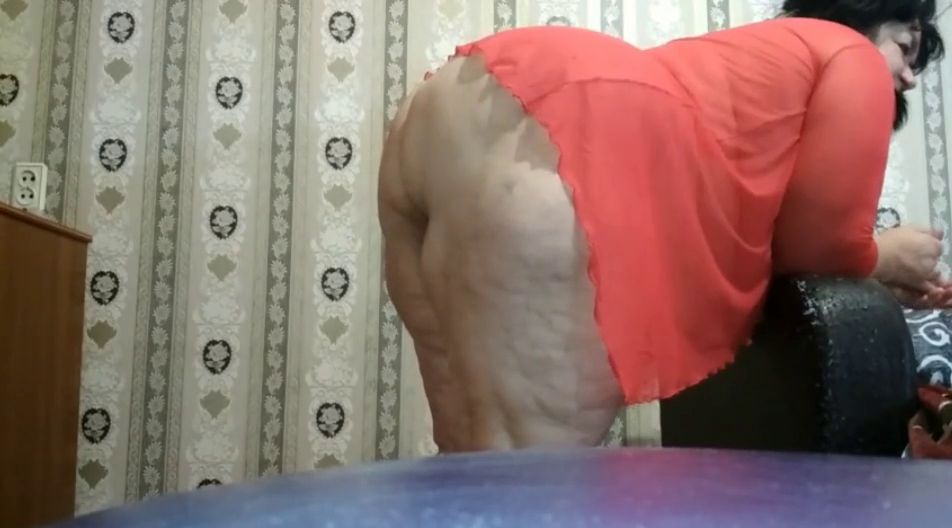 Реальное порно видео перепихона зятя со своей 60 летней жирной тещей