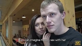 Жена шлюха ебется с толпой пока муж на рабрие порно видео ...